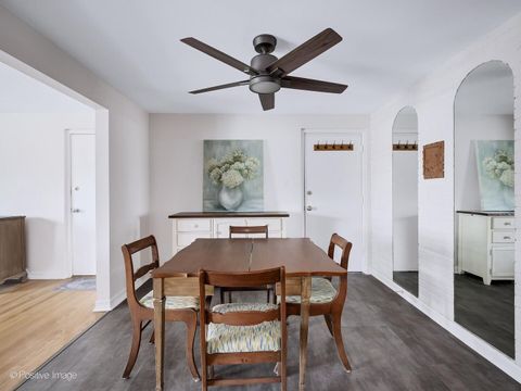 Tiny photo for 925 8TH Avenue #4, La Grange, IL 60525 (MLS # 12661963)