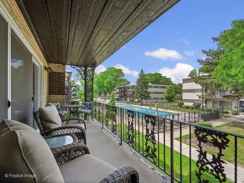 Tiny photo for 925 8TH Avenue #4, La Grange, IL 60525 (MLS # 12661963)
