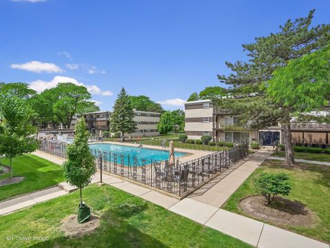 Tiny photo for 925 8TH Avenue #4, La Grange, IL 60525 (MLS # 12661963)