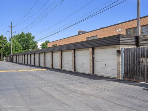 Tiny photo for 925 8TH Avenue #4, La Grange, IL 60525 (MLS # 12661963)