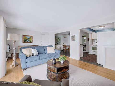 Tiny photo for 925 8TH Avenue #4, La Grange, IL 60525 (MLS # 12661963)