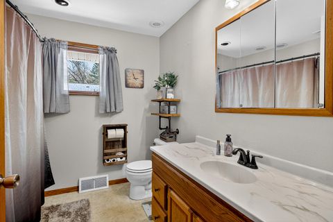 Tiny photo for 4235 Oaklane Road, Rockford, IL 61109 (MLS # 12632512)