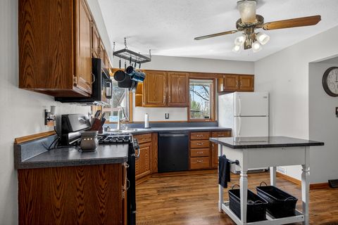 Tiny photo for 4235 Oaklane Road, Rockford, IL 61109 (MLS # 12632512)