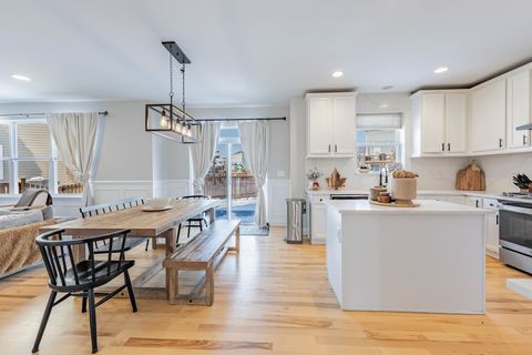 Tiny photo for 408 Fountain Avenue, Elgin, IL 60124 (MLS # 12540334)