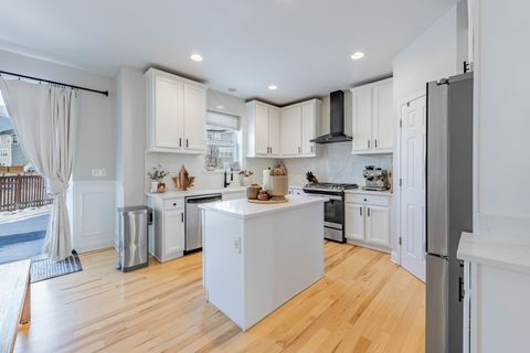 Tiny photo for 408 Fountain Avenue, Elgin, IL 60124 (MLS # 12540334)