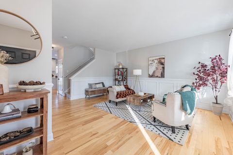 Tiny photo for 408 Fountain Avenue, Elgin, IL 60124 (MLS # 12540334)