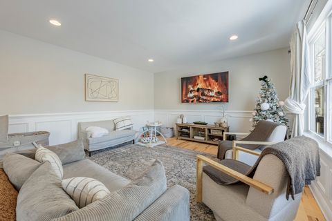 Tiny photo for 408 Fountain Avenue, Elgin, IL 60124 (MLS # 12540334)