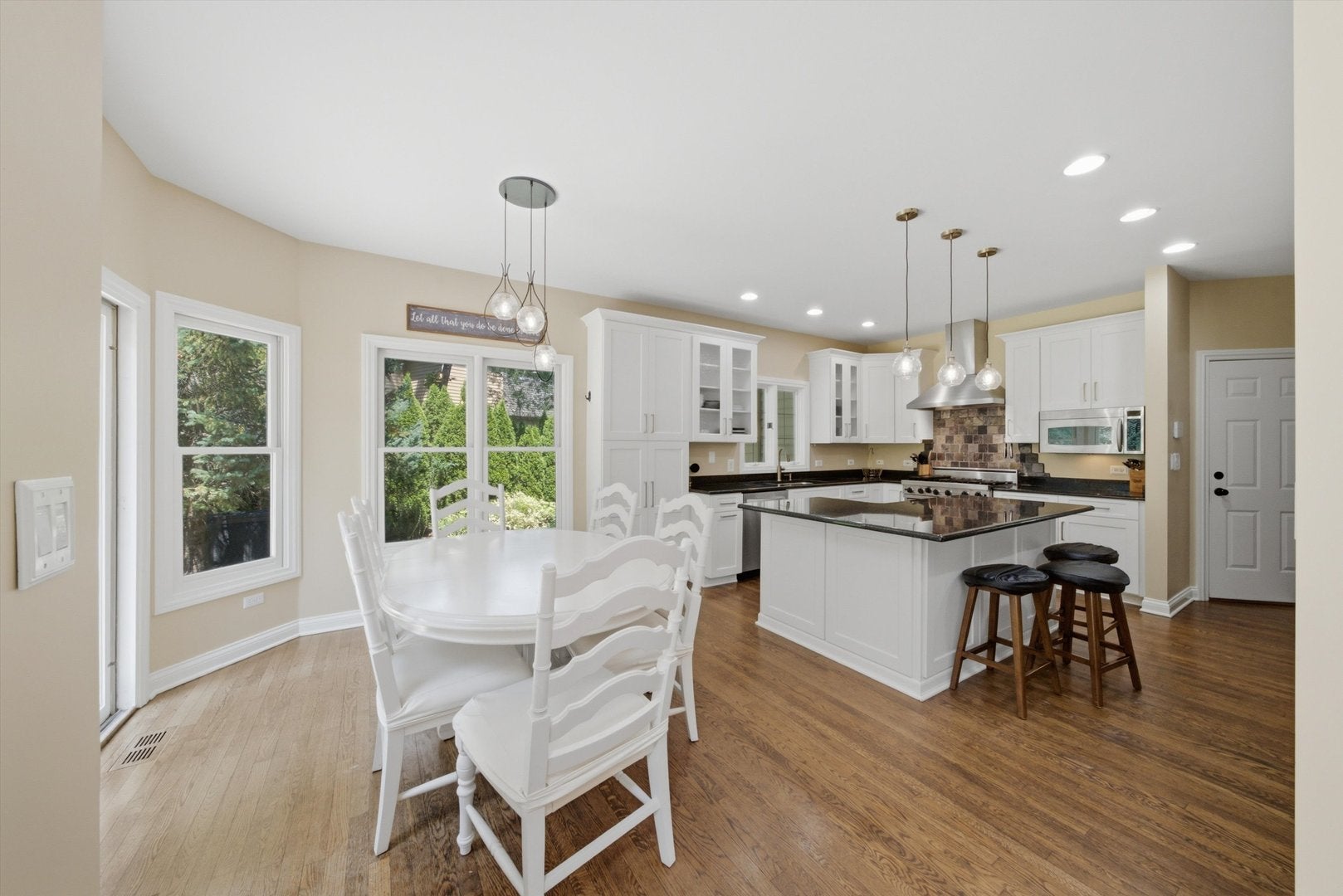 2523 Forest Court