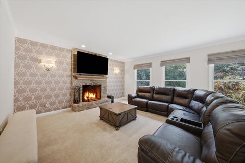 Tiny photo for 2523 Forest Court, Lindenhurst, IL 60046 (MLS # 12775723)