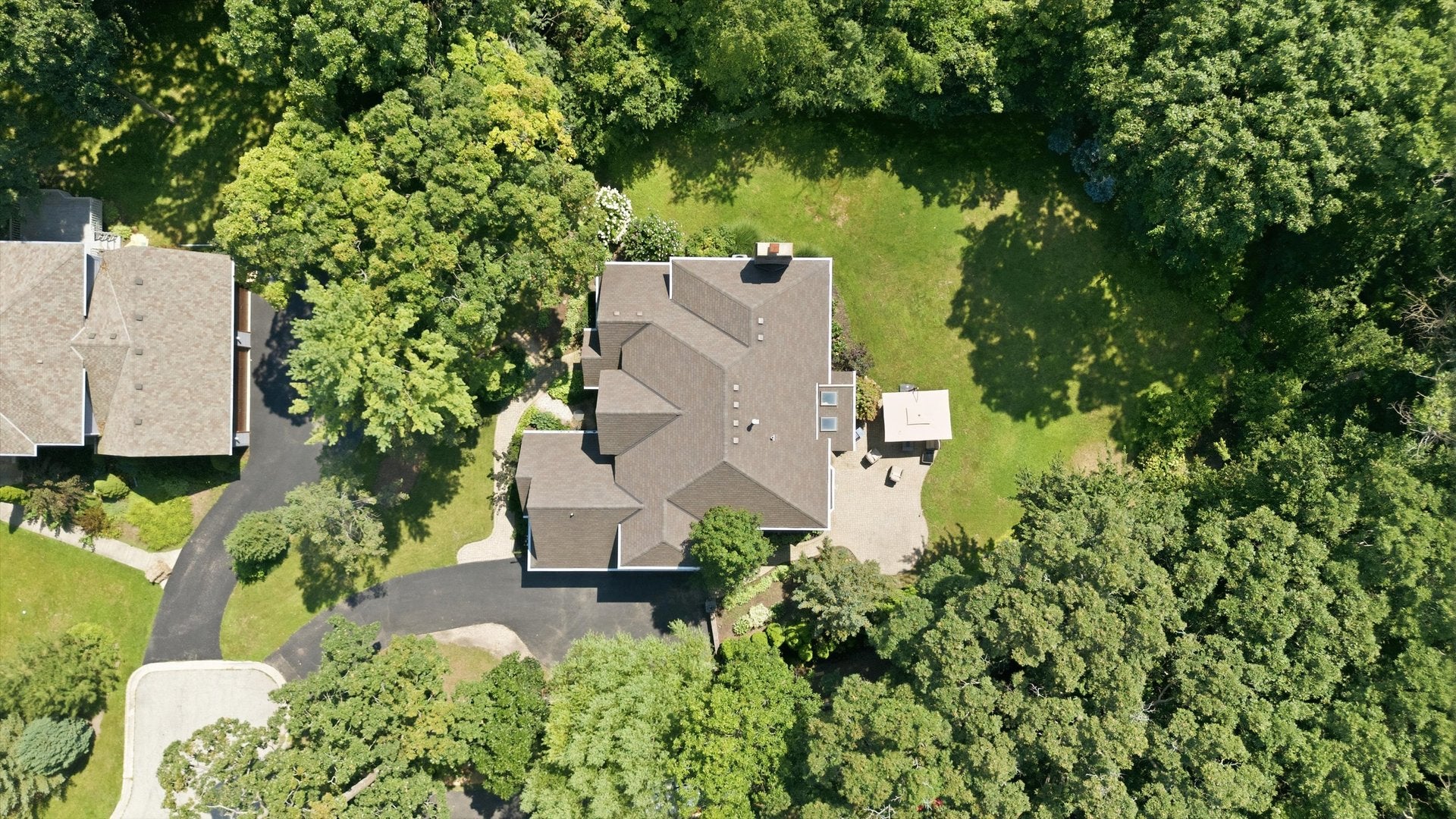 2523 Forest Court