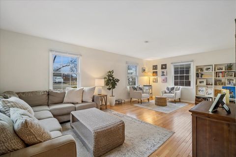 Tiny photo for 271 Terrace Place, Buffalo Grove, IL 60089 (MLS # 12578841)