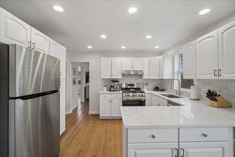 Tiny photo for 271 Terrace Place, Buffalo Grove, IL 60089 (MLS # 12578841)