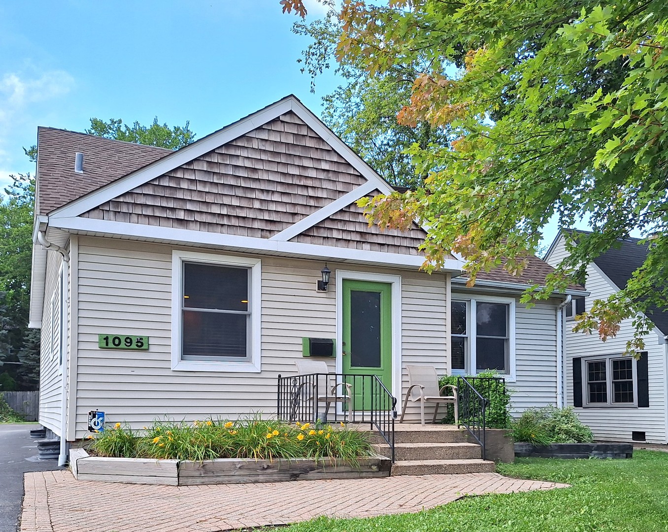 View Highland Park, IL 60035 house