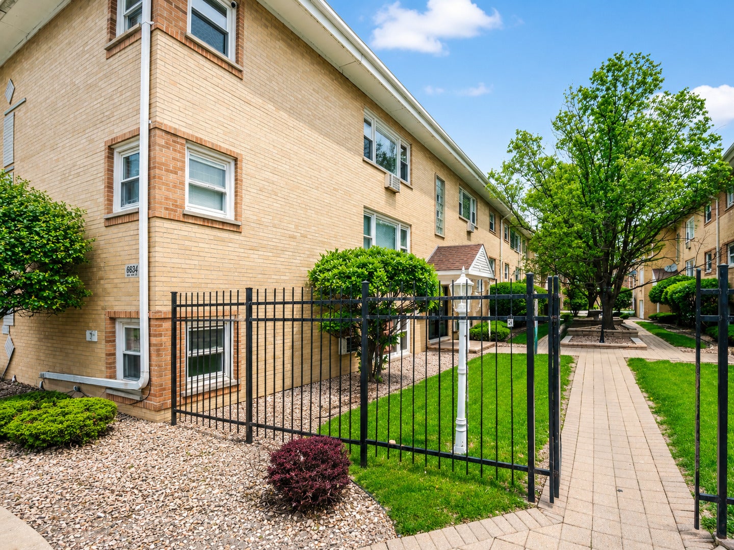 6634 W 95th Street 1D