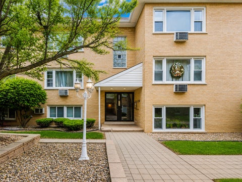 Tiny photo for 6634 W 95th Street #1D, Oak Lawn, IL 60453 (MLS # 12732777)