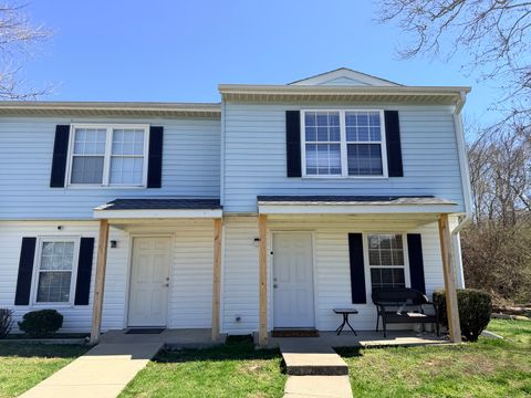 Tiny photo for 612 E Campus Drive #A-1, Carbondale, IL 62901 (MLS # 12597214)