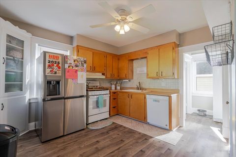 Tiny photo for 502 W Cruger Avenue, Eureka, IL 61530 (MLS # 12600025)