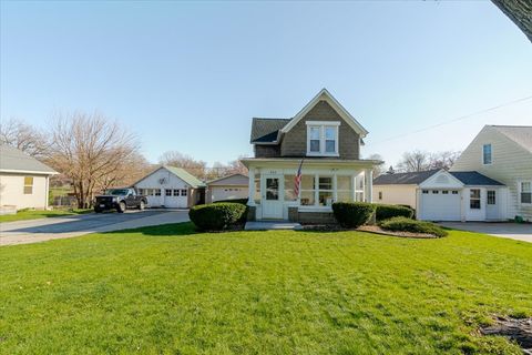 Photo of 502 W Cruger Avenue, Eureka, IL 61530 (MLS # 12600025)