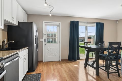 Tiny photo for 1058 N Boxwood Drive #A, Mount Prospect, IL 60056 (MLS # 12625923)