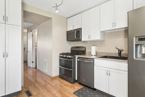 Tiny photo for 1058 N Boxwood Drive #A, Mount Prospect, IL 60056 (MLS # 12625923)