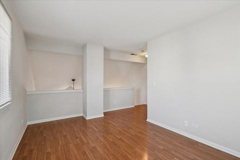 Tiny photo for 6763 Roanoake Court, Gurnee, IL 60031 (MLS # 12597400)