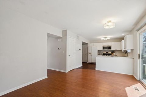 Tiny photo for 6763 Roanoake Court, Gurnee, IL 60031 (MLS # 12597400)