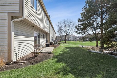 Tiny photo for 6763 Roanoake Court, Gurnee, IL 60031 (MLS # 12597400)