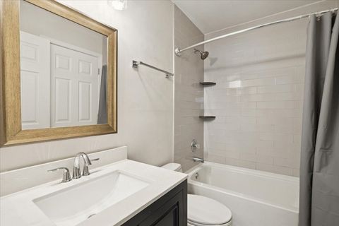 Tiny photo for 6763 Roanoake Court, Gurnee, IL 60031 (MLS # 12597400)