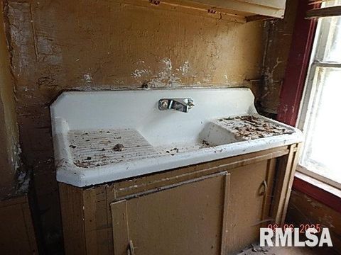 Tiny photo for 1504 CHRISTIE Street, Davenport, IA 52803 (MLS # QC4266153)