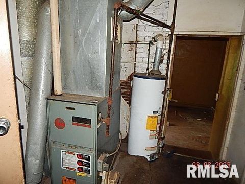 Tiny photo for 1504 CHRISTIE Street, Davenport, IA 52803 (MLS # QC4266153)