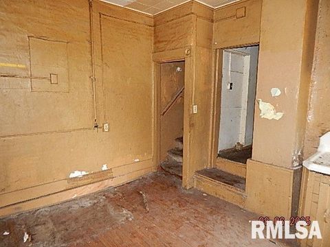 Tiny photo for 1504 CHRISTIE Street, Davenport, IA 52803 (MLS # QC4266153)