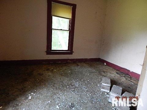 Tiny photo for 1504 CHRISTIE Street, Davenport, IA 52803 (MLS # QC4266153)