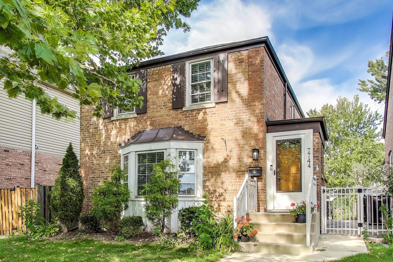 7744 W Thorndale Avenue