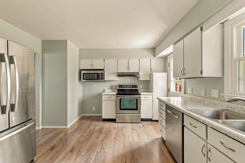 Tiny photo for 101 24th Avenue Court, Moline, IL 61265 (MLS # 12714683)