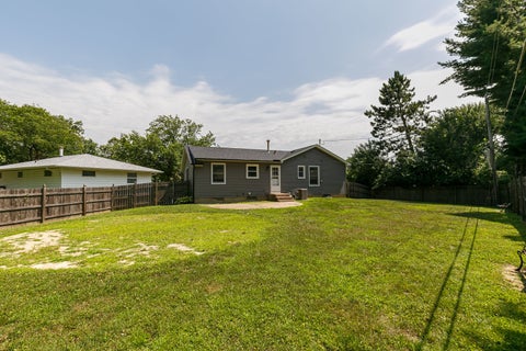 Tiny photo for 101 24th Avenue Court, Moline, IL 61265 (MLS # 12714683)
