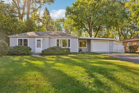 Photo of 209 67th Street, Darien, IL 60561 (MLS # 12489157)