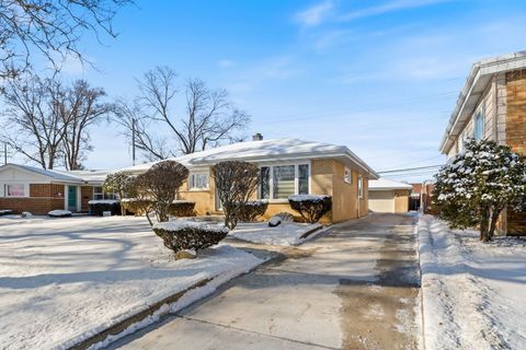 Photo of 2418 W Martindale Drive, Westchester, IL 60154 (MLS # 12561197)