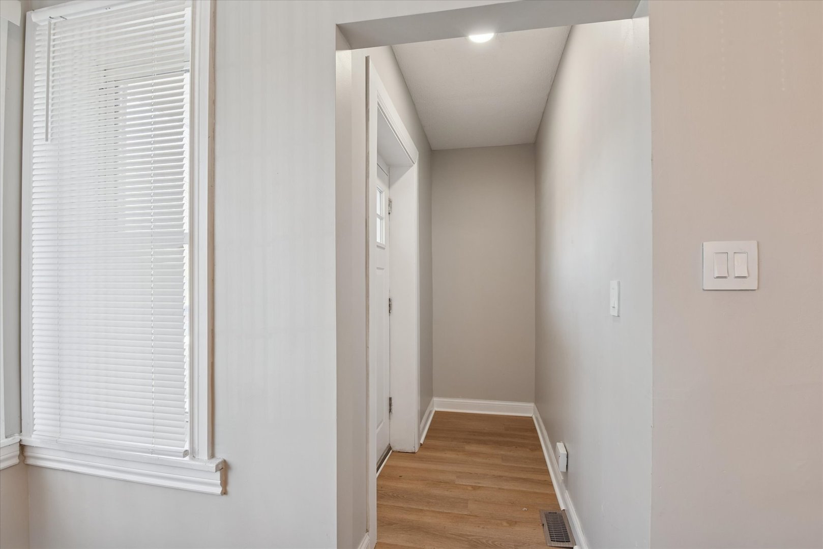 6511 S Vernon Avenue