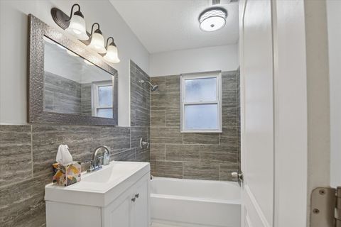 Tiny photo for 6511 S Vernon Avenue, Chicago, IL 60637 (MLS # 12529110)