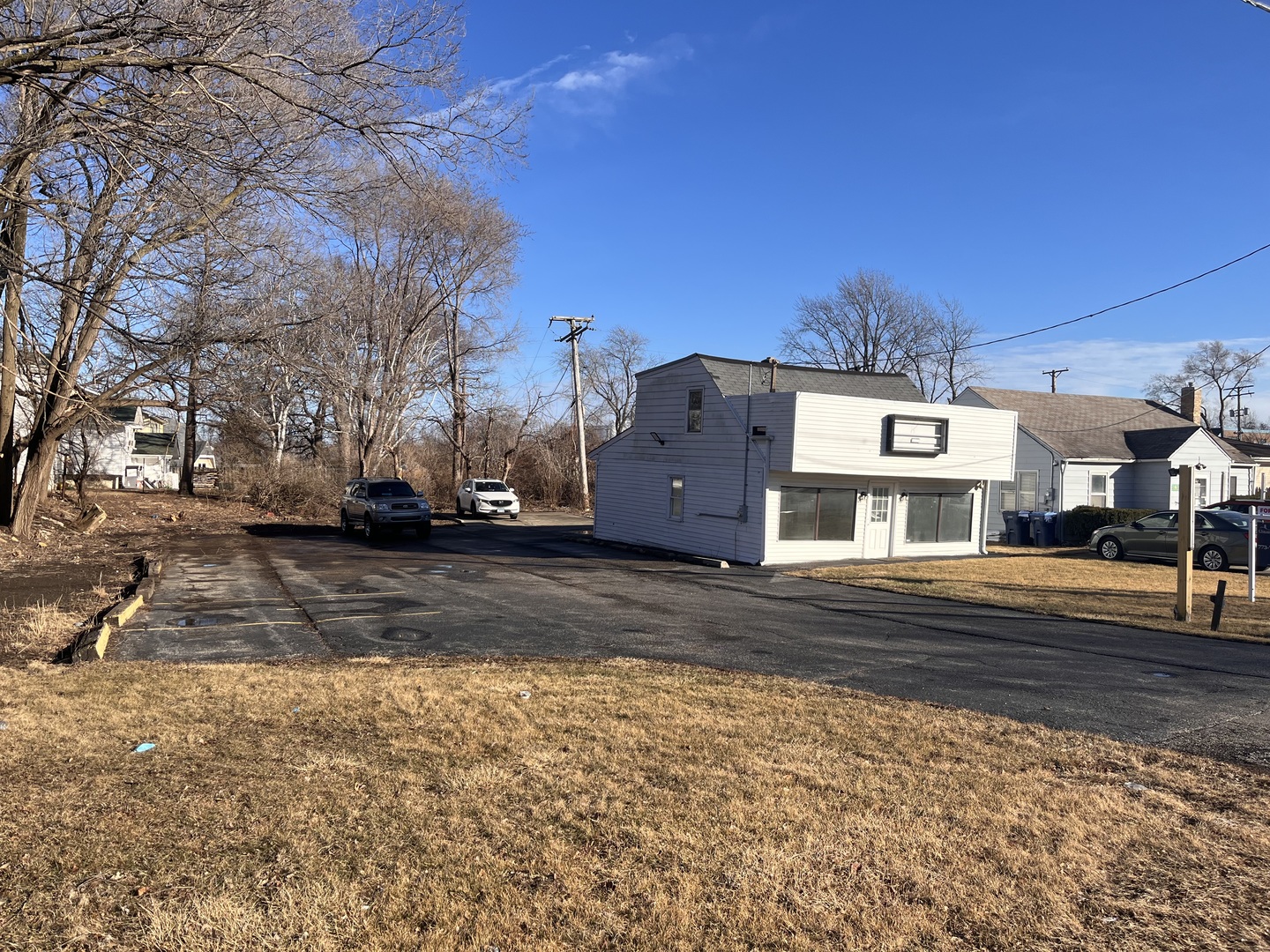 2435 Green Bay Road 1