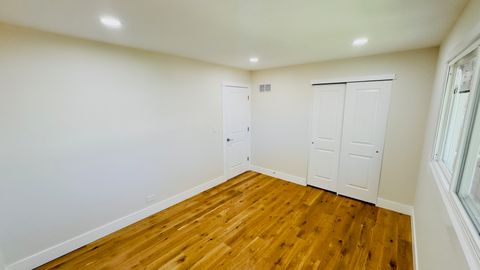 Tiny photo for 527 Northgate Road, Lindenhurst, IL 60046 (MLS # 12462692)