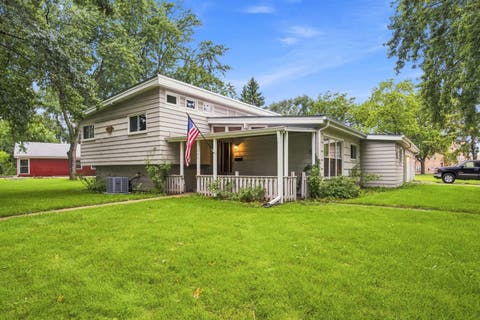 Photo of 700 W Ridge Road, Villa Park, IL 60181 (MLS # 12731823)