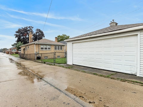 Tiny photo for 2224 Park Avenue, North Riverside, IL 60546 (MLS # 12772623)