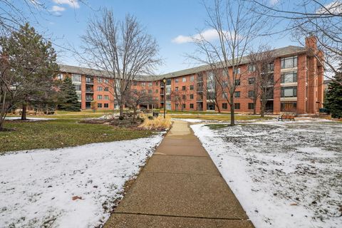 Tiny photo for 865 E 22nd Street #B412, Lombard, IL 60148 (MLS # 12580051)