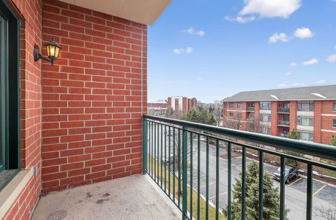 Tiny photo for 865 E 22nd Street #B412, Lombard, IL 60148 (MLS # 12580051)