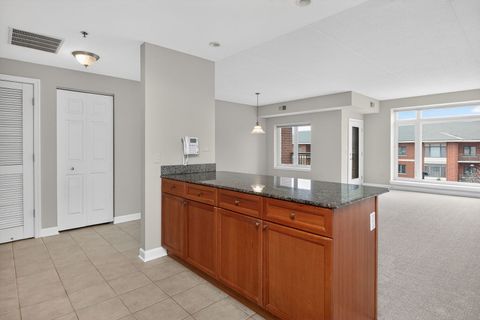 Tiny photo for 865 E 22nd Street #B412, Lombard, IL 60148 (MLS # 12580051)