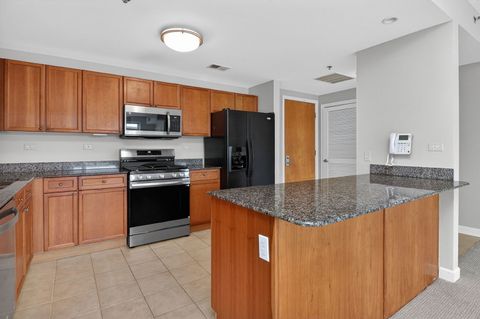 Tiny photo for 865 E 22nd Street #B412, Lombard, IL 60148 (MLS # 12580051)