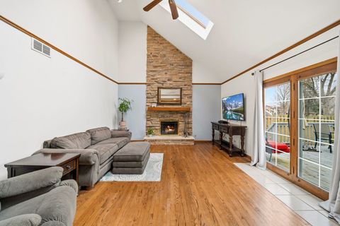 Tiny photo for 2110 Aspen Drive, Algonquin, IL 60102 (MLS # 12572330)