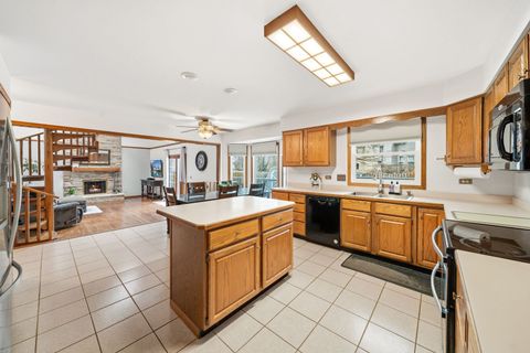 Tiny photo for 2110 Aspen Drive, Algonquin, IL 60102 (MLS # 12572330)