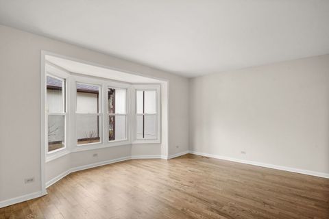 Tiny photo for 15 White Oak Circle, St. Charles, IL 60174 (MLS # 12592753)